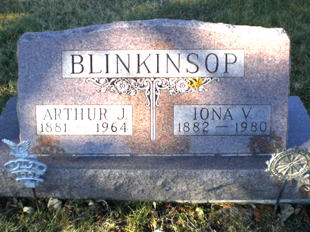 Photo of headstones/Iona V Blinkinsop nee McLennan 1882-1980 hdstn Winslow Cem IA